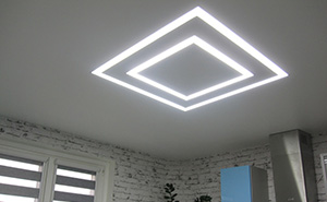 Натяжной потолок в кухне 9м2 со световыми линиями